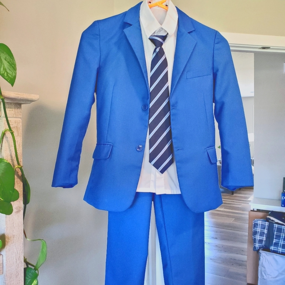 Boy, size 8, royal blue 4 piece suit set